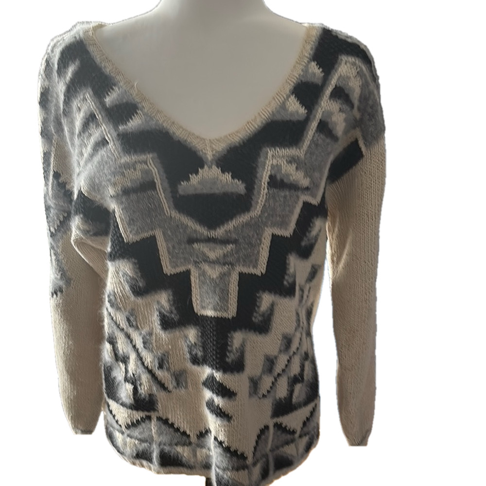 Alison H Black and Cream V-Neck Sweater with Geometric Pattern
